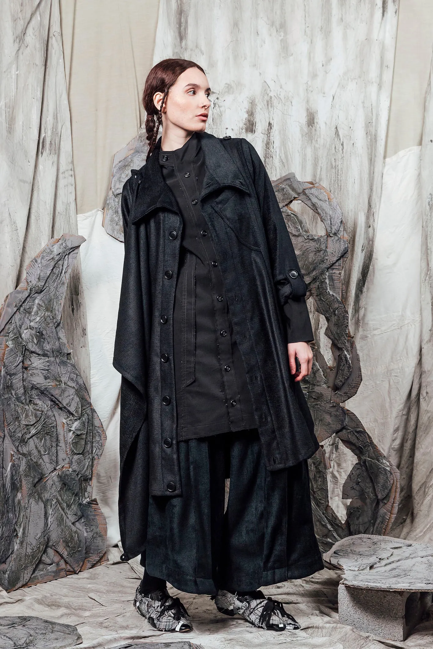 AW24 THORNE DRAPE TRENCH - OBSIDIAN CHENILLE