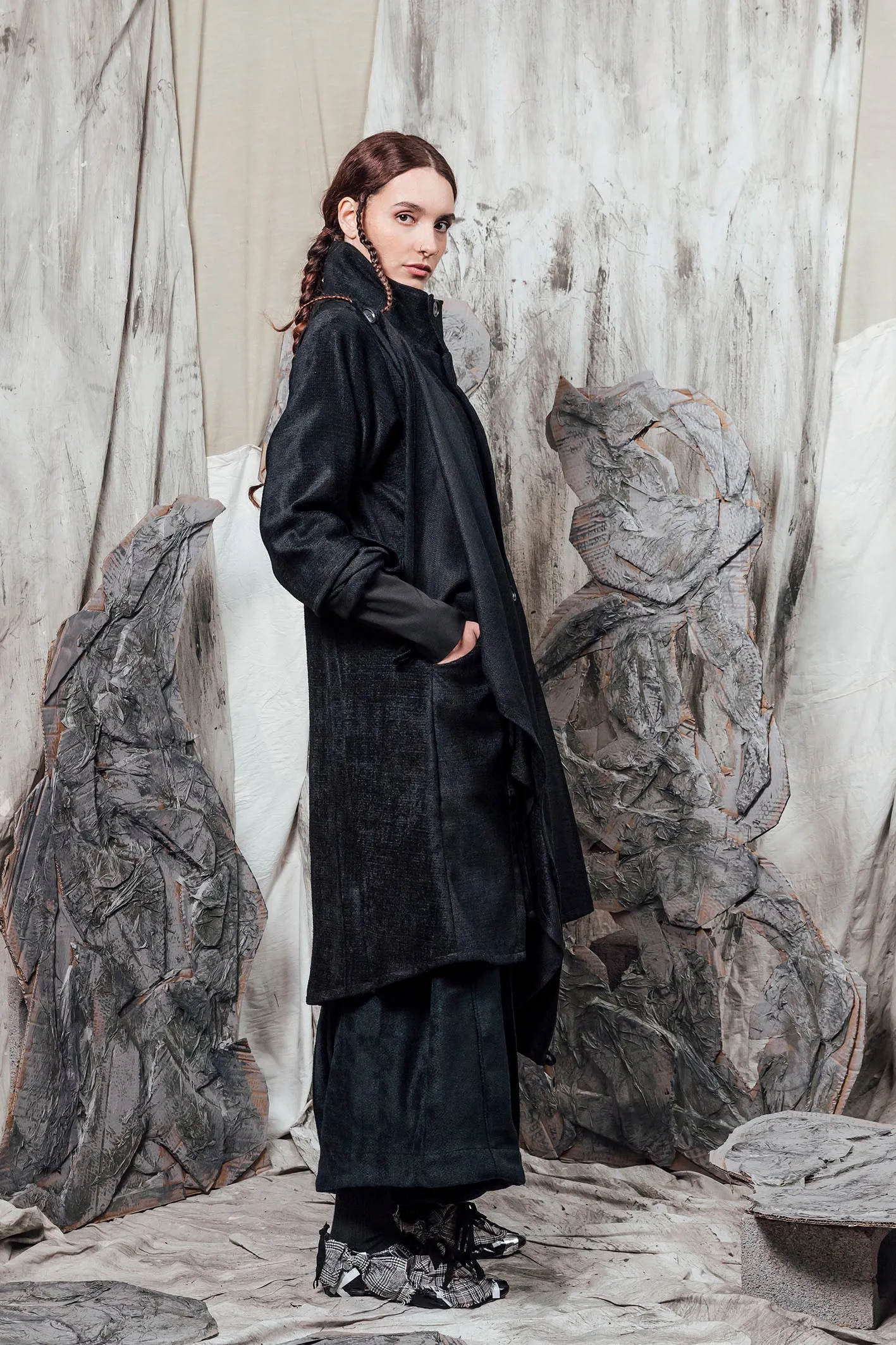 AW24 THORNE DRAPE TRENCH - OBSIDIAN CHENILLE